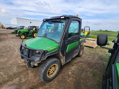 John Deere GATOR XUV 835M Utility Vehicle