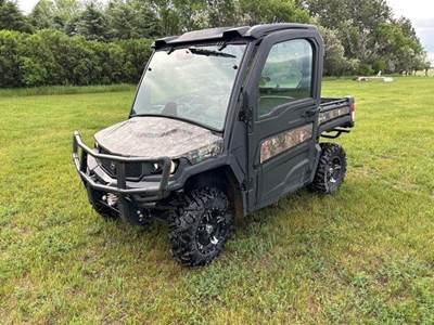 John Deere GATOR XUV 835M Utility Vehicle