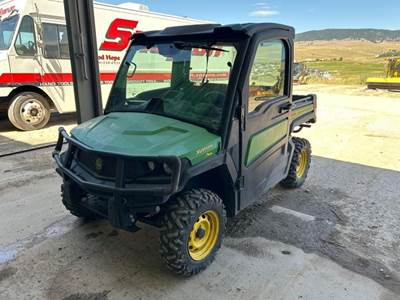 John Deere GATOR XUV 835M Utility Vehicle