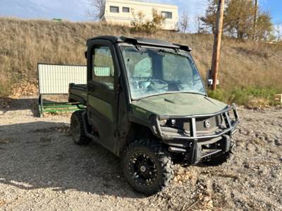John Deere GATOR XUV 835M Utility Vehicle