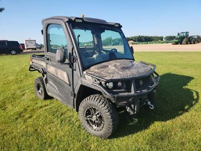 John Deere GATOR XUV 835R Utility Vehicle
