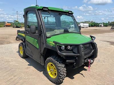 John Deere GATOR XUV 835R Utility Vehicle