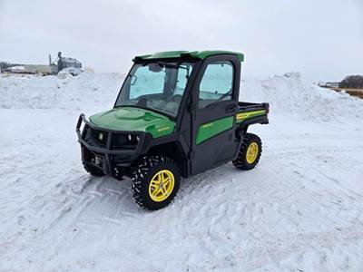 John Deere GATOR XUV 835R Utility Vehicle