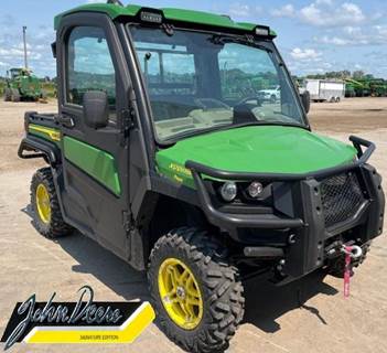 John Deere GATOR XUV 835R Utility Vehicle