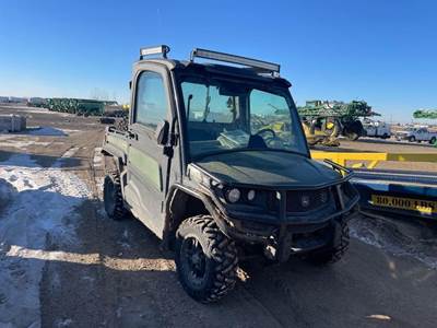 John Deere GATOR XUV 835R Utility Vehicle