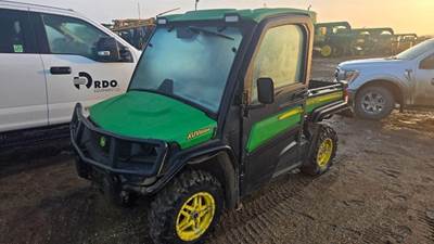 John Deere GATOR XUV 835R Utility Vehicle