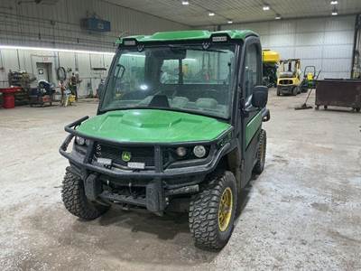 John Deere GATOR XUV 835R Utility Vehicle