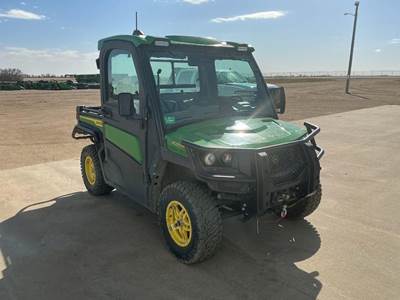 John Deere GATOR XUV 835R Utility Vehicle