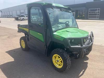 John Deere GATOR XUV 835R Utility Vehicle