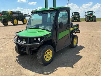 John Deere GATOR XUV 835R Utility Vehicle