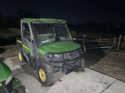 John Deere GATOR XUV 835R Utility Vehicle