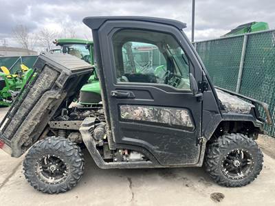 John Deere GATOR XUV 835R Utility Vehicle