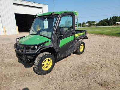 John Deere GATOR XUV 835R Utility Vehicle