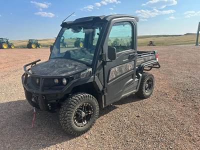 John Deere GATOR XUV 835R Utility Vehicle