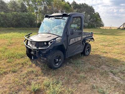 John Deere GATOR XUV 835R Utility Vehicle
