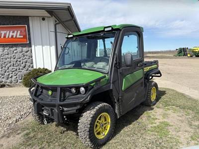 John Deere GATOR XUV 835R Utility Vehicle