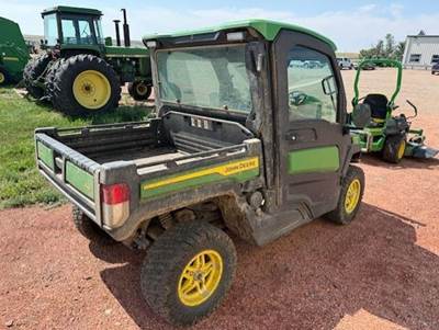 John Deere GATOR XUV 835R Utility Vehicle