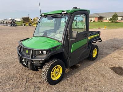 John Deere GATOR XUV 835R Utility Vehicle
