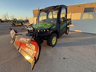 John Deere GATOR XUV 845M Utility Vehicle