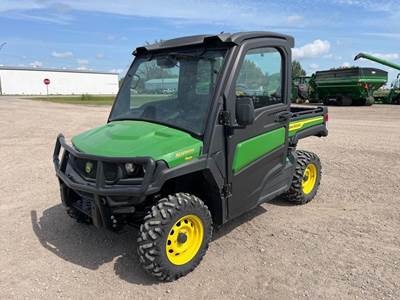 John Deere GATOR XUV 865M Utility Vehicle