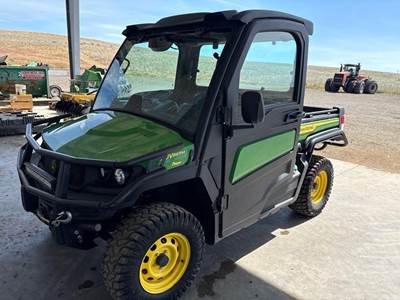 John Deere GATOR XUV 865M Utility Vehicle