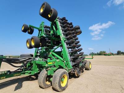 John Deere 1890 Seeder