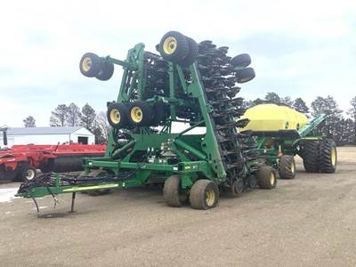 John Deere 1890 Seeder