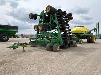 John Deere 1890 Seeder
