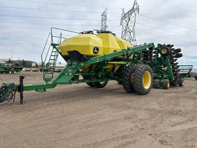 John Deere 1890 Seeder