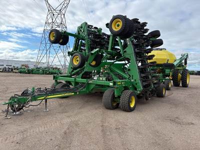John Deere 1890 Seeder