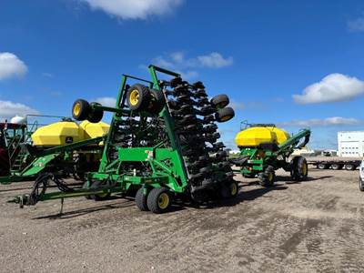 John Deere 1890 Seeder