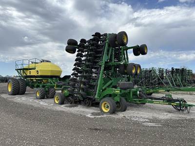 John Deere 1890 Seeder