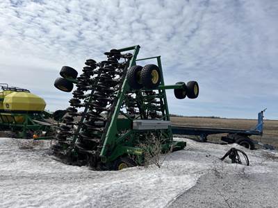 John Deere 1890 Seeder