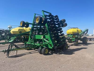 John Deere 1890 Seeder