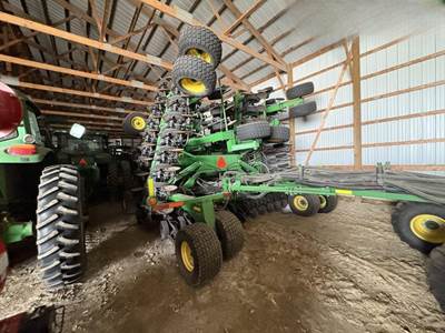 John Deere 1890 Seeder