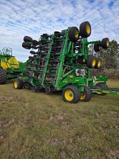 John Deere C850 Seeder