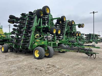 John Deere C850 Seeder