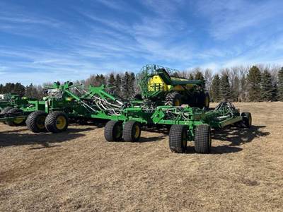 John Deere C850 Seeder