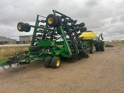 John Deere N540F Seeder