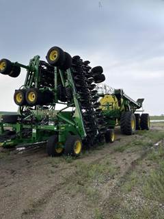 John Deere N560 Seeder