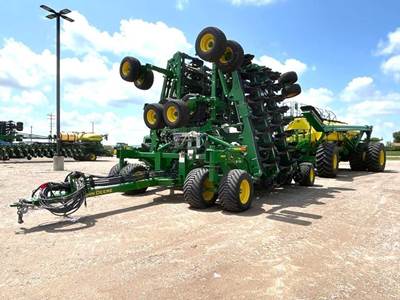 John Deere N560F Seeder