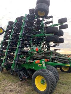John Deere N560F Seeder
