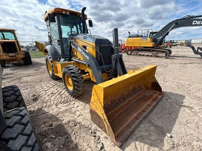 John Deere 320 P-TIER Backhoe