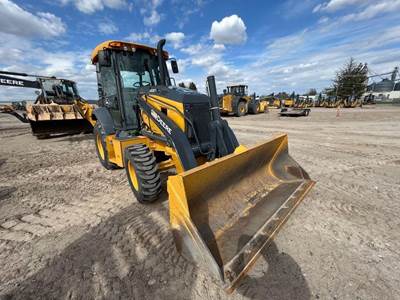 John Deere 320 P-TIER Backhoe