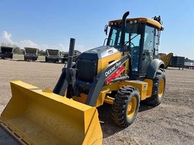 John Deere 320 P-TIER Backhoe