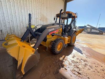 John Deere 320 P-TIER Backhoe