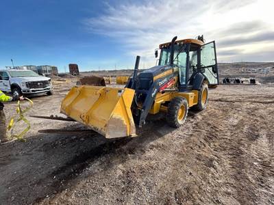 John Deere 320 P-TIER Backhoe
