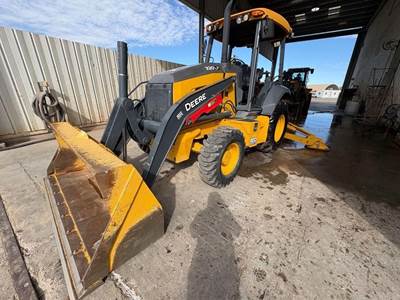 John Deere 320 P-TIER Backhoe