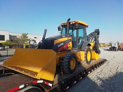 John Deere 320 P-TIER Backhoe