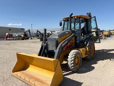 John Deere 320 P-TIER Backhoe